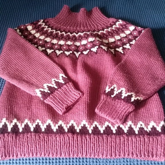 Sweaters - Hand knit sweater size M/L